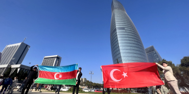 Bakü Türk Şehitliği'nde Türkiye Cumhuriyeti'nin 100. yılı dolayısıyla tören düzenlendi