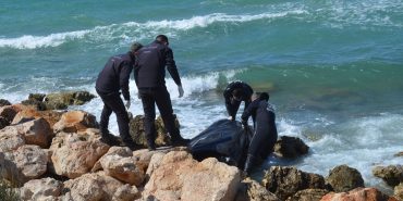 didimde-sahil-kenarinda-gocmen-cesedi-bulundu-352386-5790d02e21dc80085a062816a7b33e2f