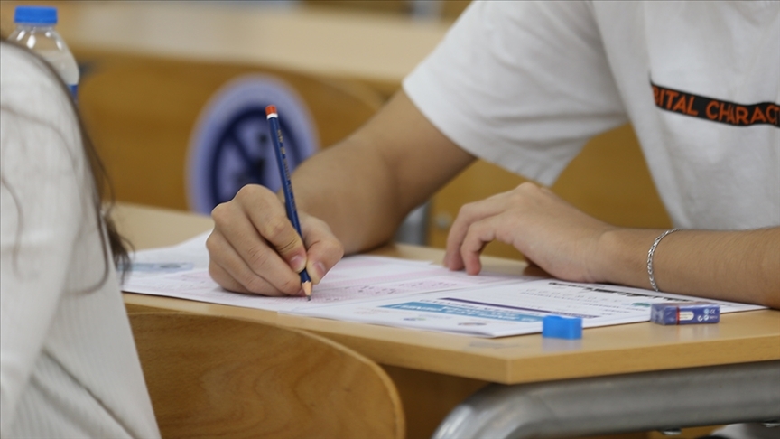 Grev sebebiyle ertelenen sınavlar bugün yapılacak