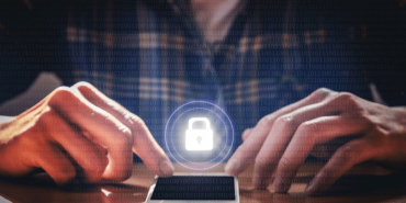 cep-telefonunuzda-casus-yazilim-olabilir-gizlice-dinlendiginizi-gosteren-5-kritik-isaret-1730378407633_2