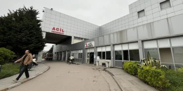 kocaelide-tavuk-doner-yedikten-sonra-rahatsizlanan-51-kisi-hastaneye-kaldirildi-gnsa