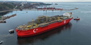 Türkiye'nin ilk yüzer gaz üretim platformu İstanbul'un Fethi'nin yıl dönümünde Boğaz'dan geçecek