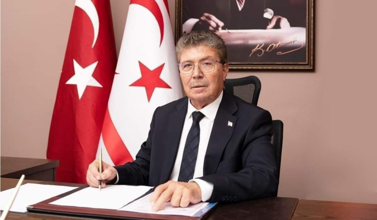 basbakan-ustel-kisilik-haklarina-saldiri-dusunce-ya-da-medya-ozgurlugu-degildir-e1753685628291