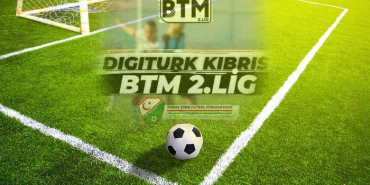 duvar-resimleri-spor-isaretleme-ve-top-ile-futbol-cim-saha.jpg (1)