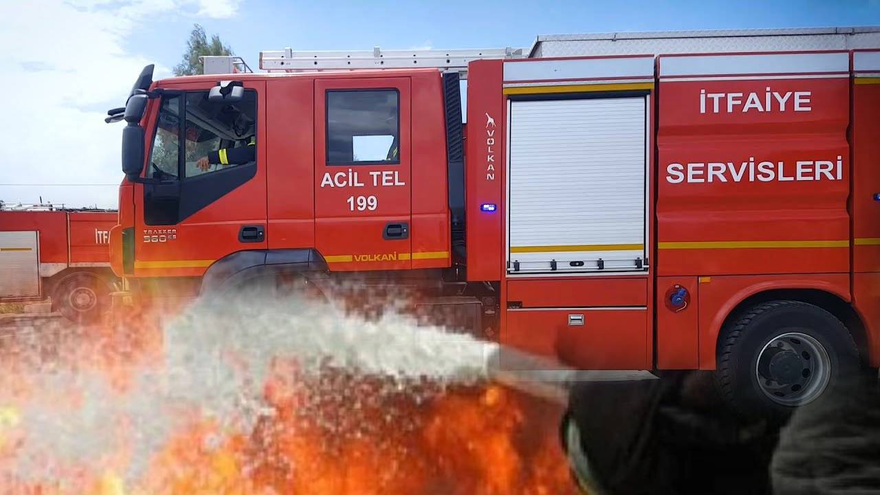 Park halindeki üç araç yangınlardan zarar gördü