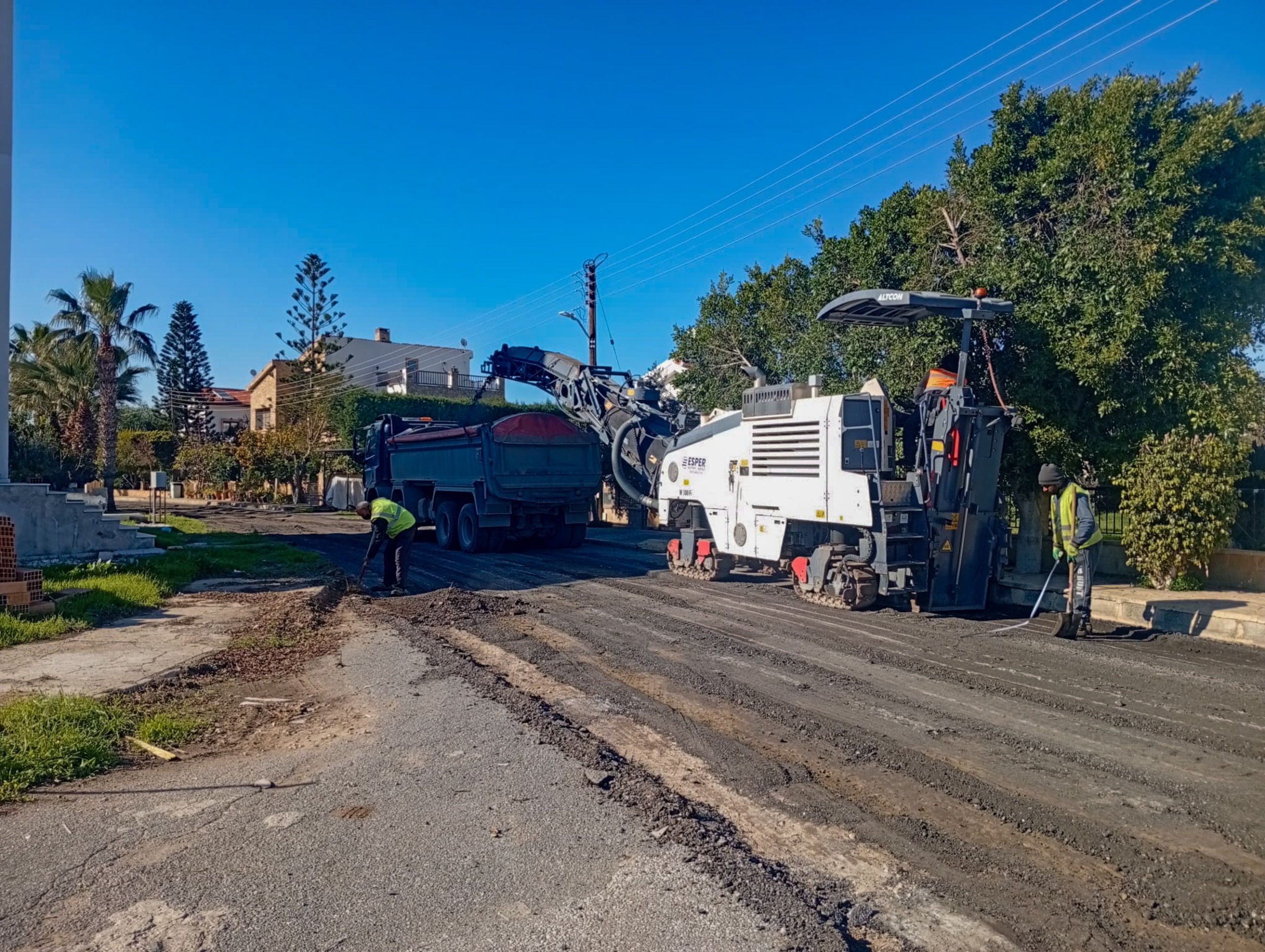 Gazimağusa’da 2. Etap asfalt çalışmaları devam ediyor