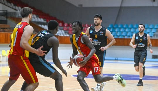 Soyer Altınbaş zorlu mücadeleyi kazandı