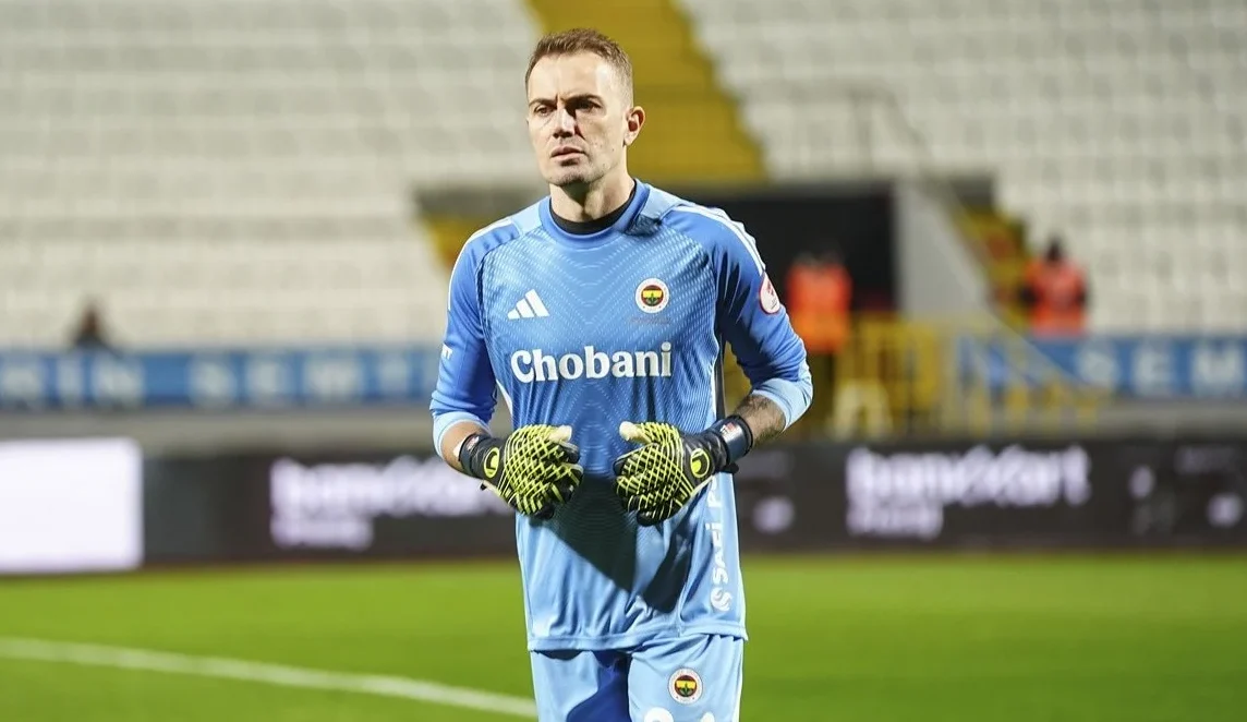 Mert Günok, Fenerbahçe’de eldiveni aldı