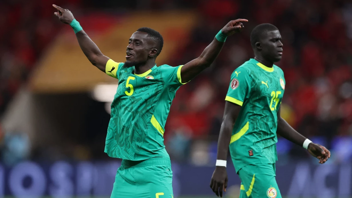 Afrika Kupası finalinde Senegal sahadan çekildikten sonra geri geldi