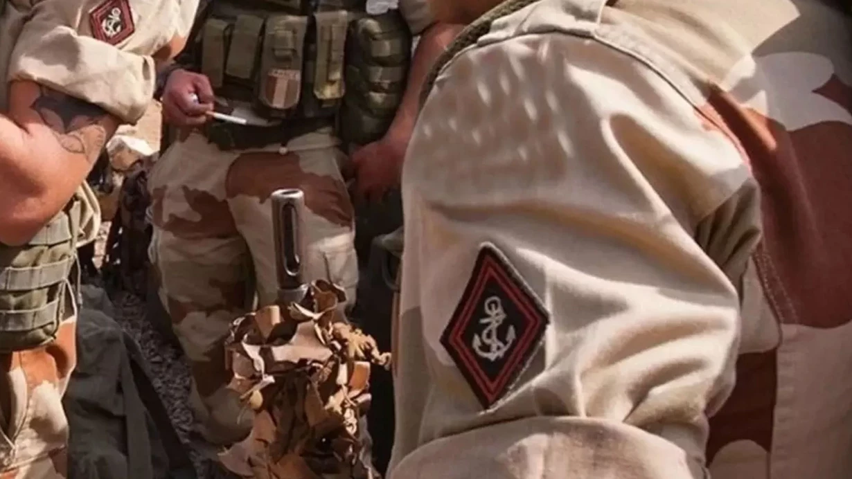 Fransa’da kışlada alkol alan asker başından vuruldu