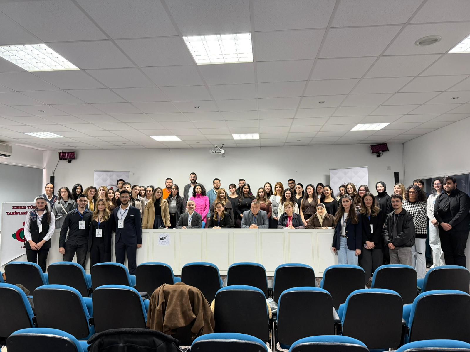 “Geleceğin Hekimlerinin Gelecek Planlamasında Yol Haritası” konulu seminer düzenlendi