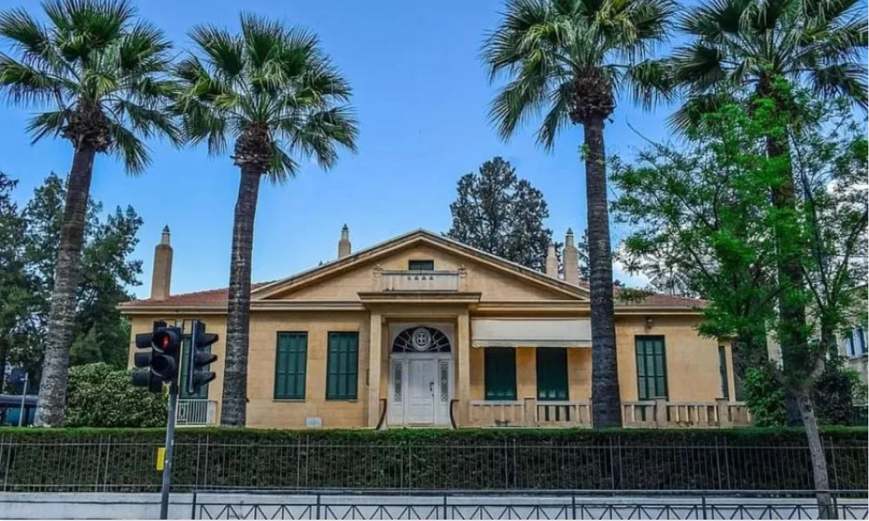 Feneromeni Kilisesi’ne ait Yunanistan Büyükelçiliği’nin kullanımınaki bir bina Yunanistan’a bağışlanıyor