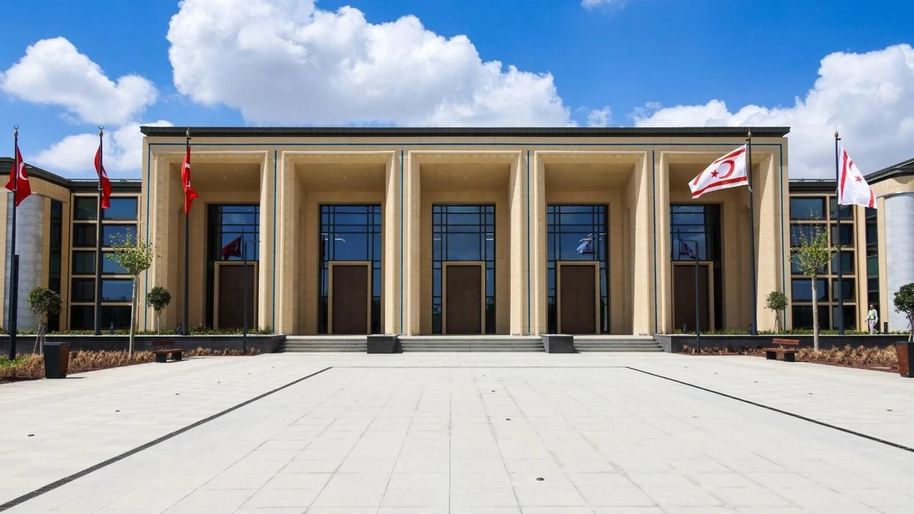 Son Dakika: Bakanlar ve Sendika temsilcileri görüşme gerçekleştiriyor