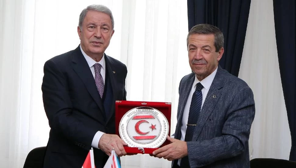 Tahsin Ertuğruloğlu, TBMM Milli Savunma Komisyonu Başkanı Hulusi Akar’ı kabul etti