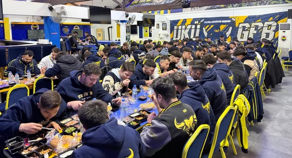 KKTC Fenerbahçeliler Derneği’nde Genç Fenerbahçeliler Kıbrıs öğrencileriyle iftar buluşması