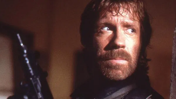 Aksiyon filmlerinin yıldızı Chuck Norris hayatını kaybetti