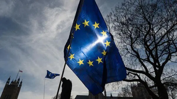 AB, İran’daki çatışma nedeniyle Rus petrolünden vazgeçmeyi erteleyebilir