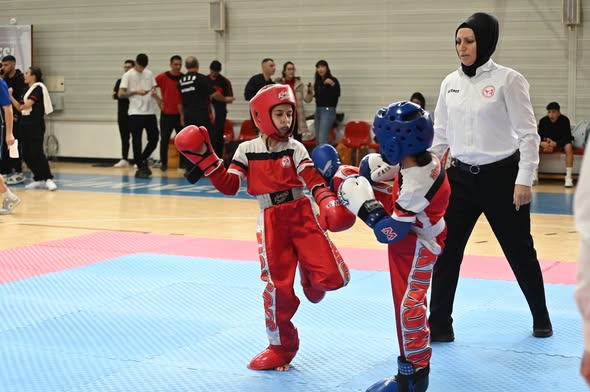 YDÜ RA 25 Spor Salonu Dr. Fazıl Küçük Kick Boks Şampiyonası’na ev sahipliği yaptı
