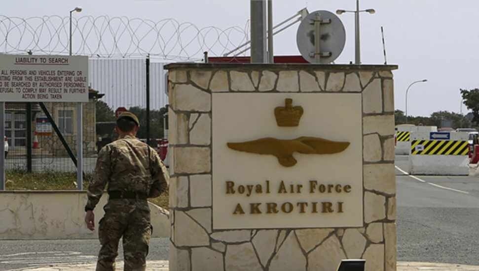 Rum hükümeti İngiliz Üsleri konusunu görüşmek istiyor