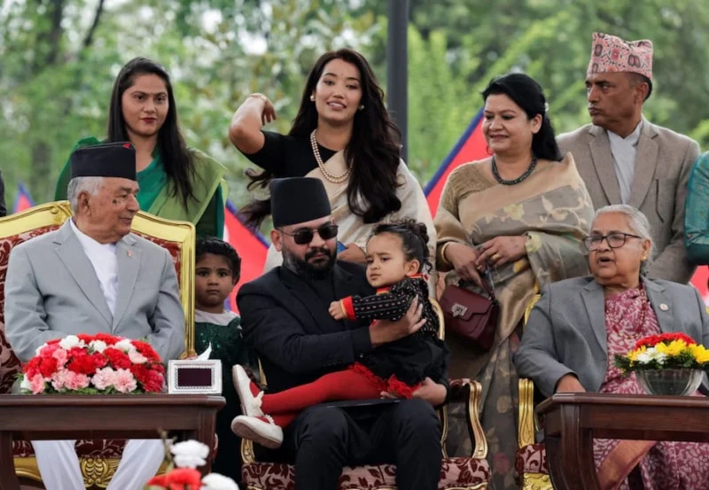 Nepal’de eski rapçi başbakan oldu!