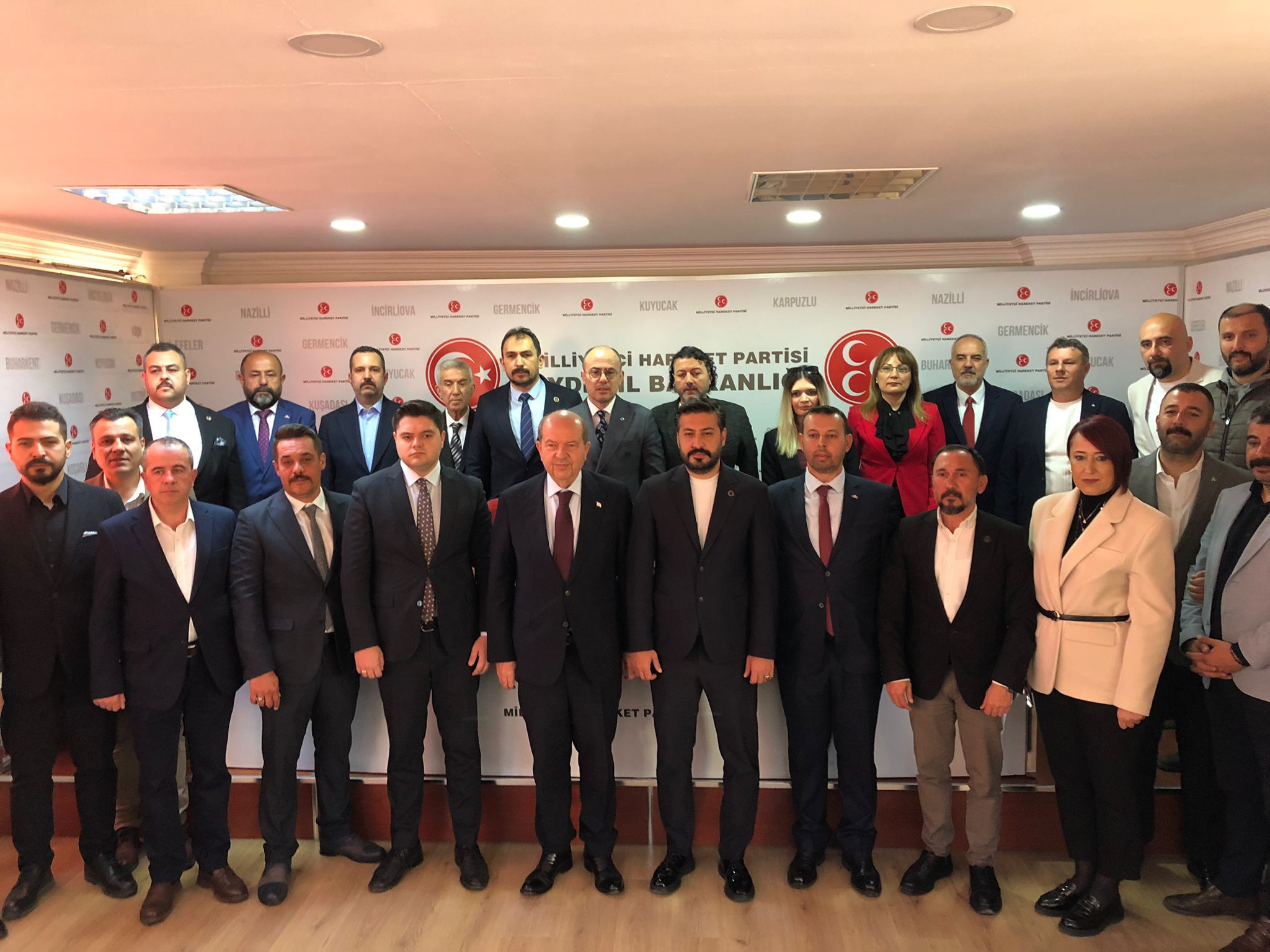 5. Cumhurbaşkanı Tatar, Aydınlı gençlerle buluştu