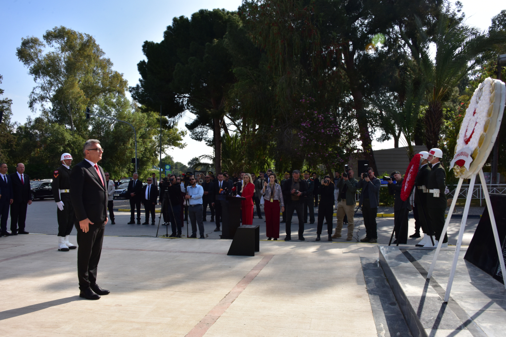 23 Nisan Ulusal Egemenlik ve Çocuk Bayramı törenlerle kutlanıyor… Lefkoşa Atatürk Anıtı’nda tören düzenlendi