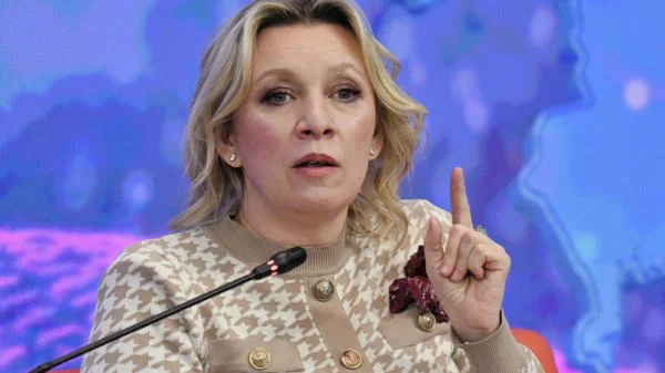 Rus Dışişleri Sözcüsü Zaharova: Rusya aynı anda üç cephede savaşıyor