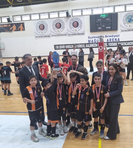 Voleybolda İlkokullar 4. Şampiyon Melekler Kupası tamamlandı