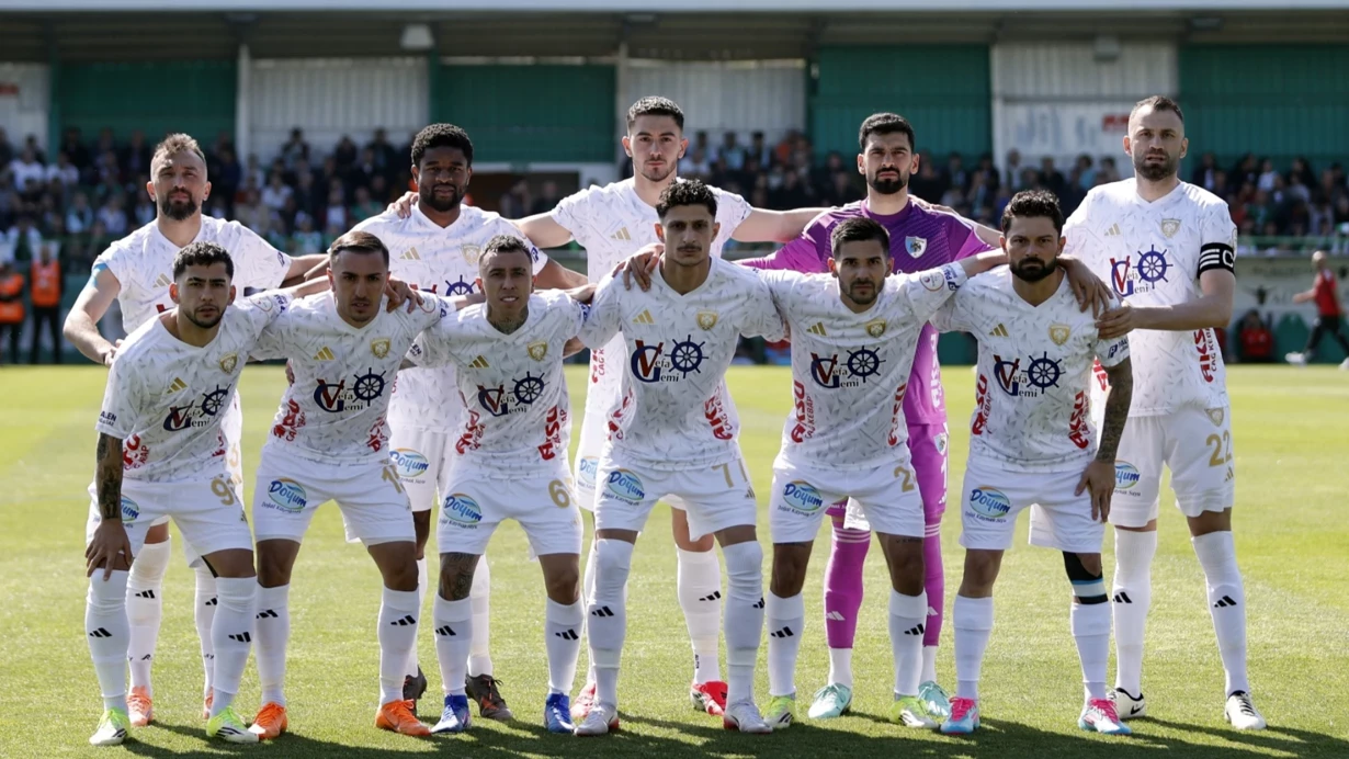 Süper Lig’e yükselen ilk takım Erzurumspor oldu