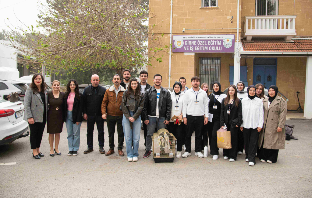 Otizmli Çocuklar için Bir Sahne, Bin Tebessüm!