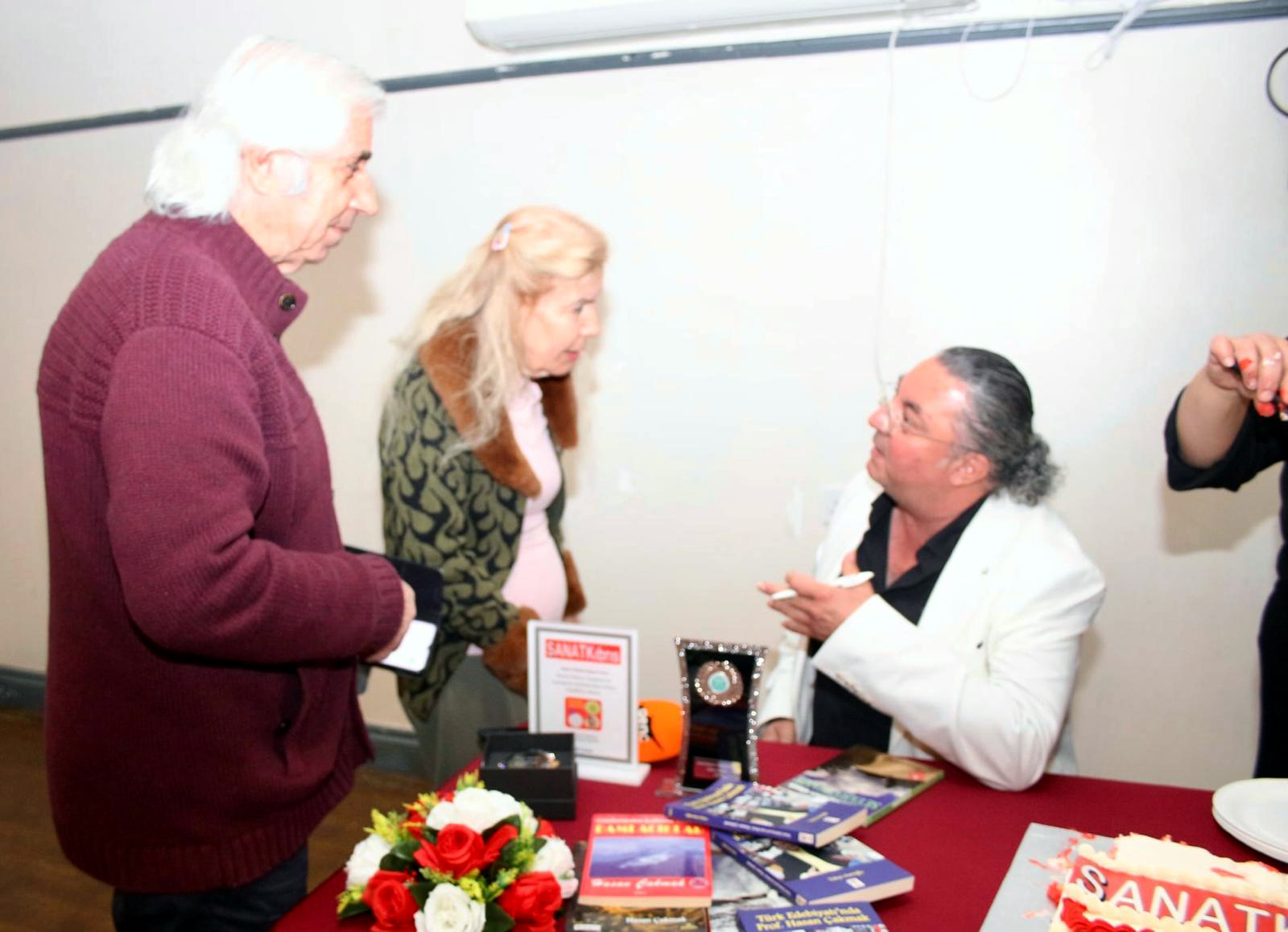 Hasan Çakmak Cambridge Üniversitesi’nde öğrencilerle buluştu