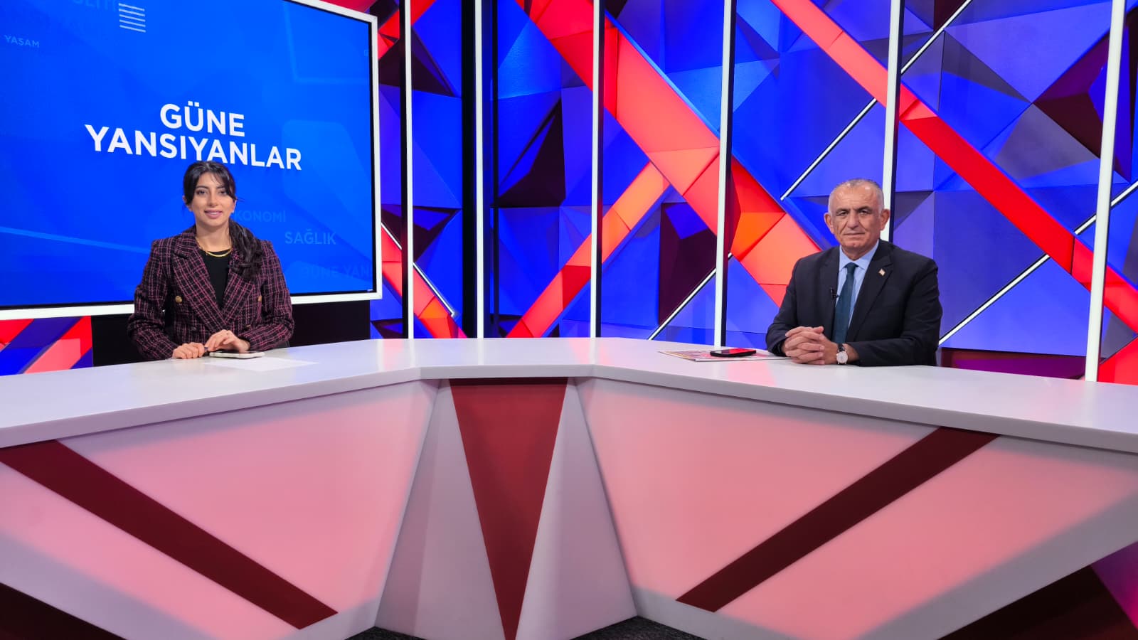 Çavuşoğlu: Önce sınavları yapsınlar sonra da eylem yaparlar