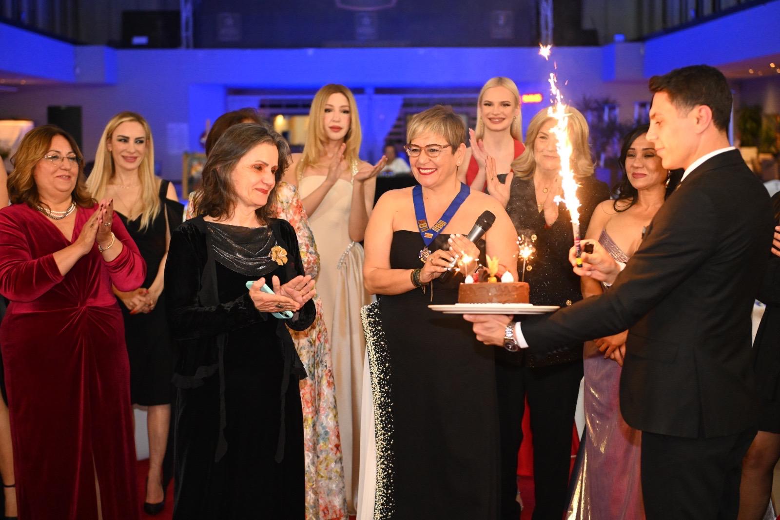 Kale Inner Wheel Kulübü, Derya Grup Sponsorluğunda Şıklık ve Barışı Bir Araya Getirdi