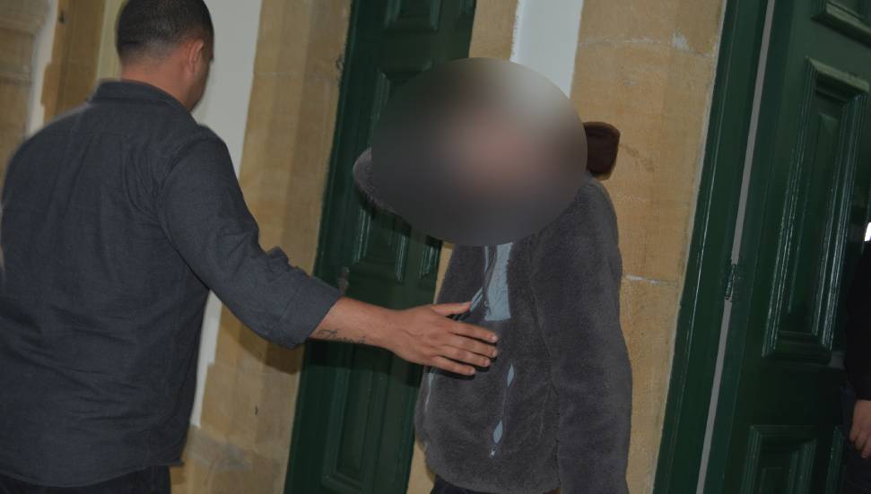 16 yaşındaki kız çocuğuna cinsel istismar!