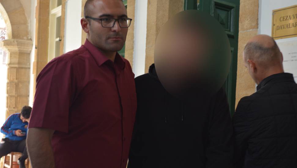 Derbi sonrası birini darp etti, birini de bıçakladı