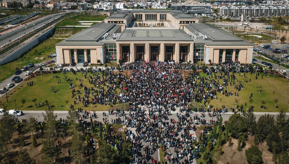 Sendikalar bugün genel grevde