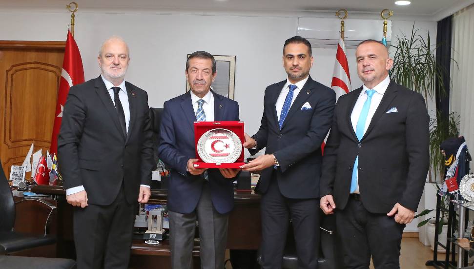 Dışişleri Bakanı Ertuğruloğlu, USKAİD heyetini kabul etti