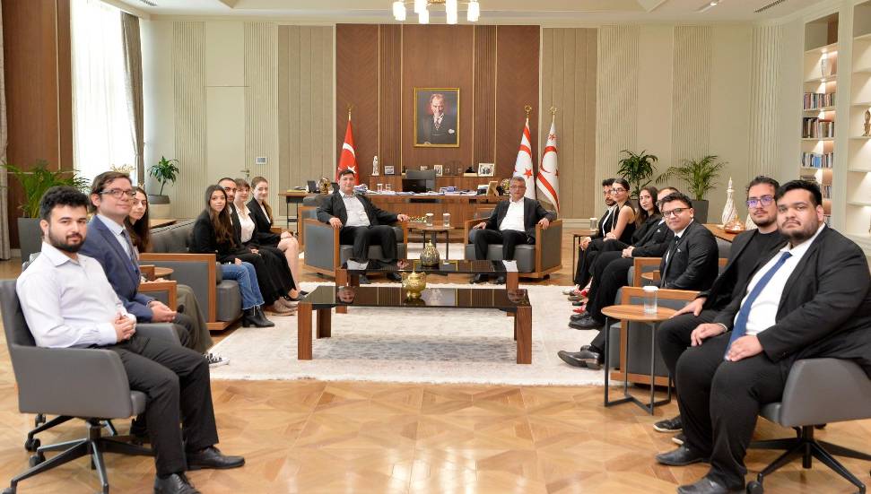 Cumhurbaşkanı Erhürman, Gençlik Federasyonu heyetini kabul etti