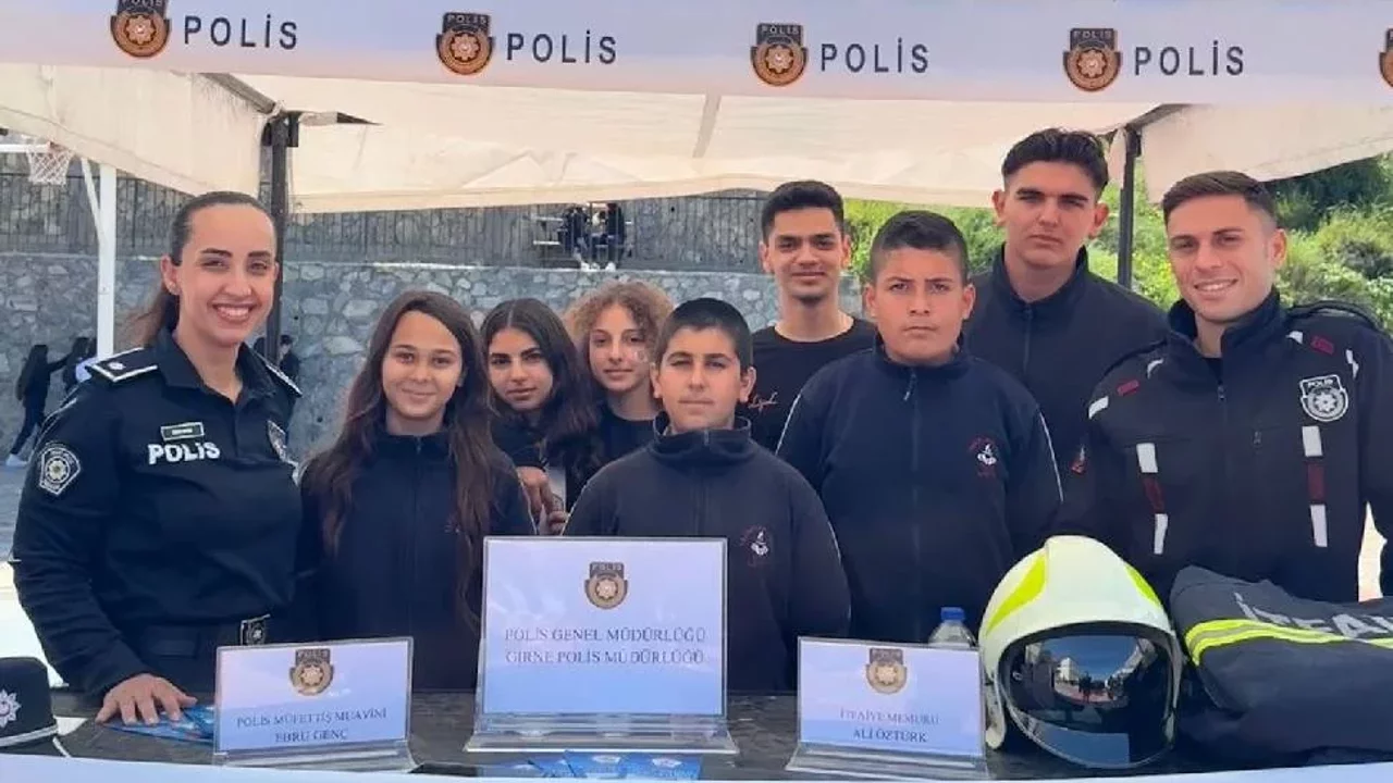 Lapta’daki kariyer gününde polis ve itfaiye meslekleri tanıtıldı