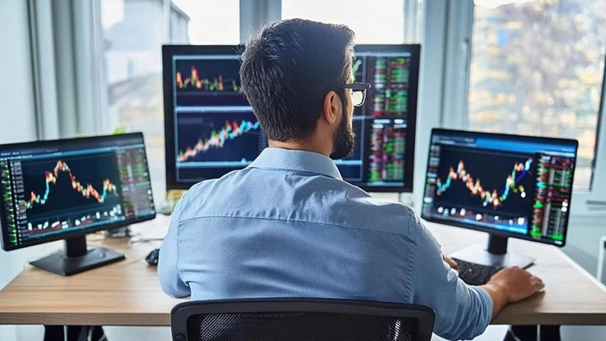 İran, Hürmüz Boğazı’nın tüm gemilere açıldığını duyurdu