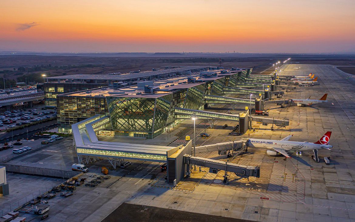 T&T Havalimanı İşletmeciliği devlete 2026’nın ilk ciro paylaşımı olan 385 milyon 146 bin 398 TL ödemesini bugün Maliye Bakanlığı hesabına yatırdı.