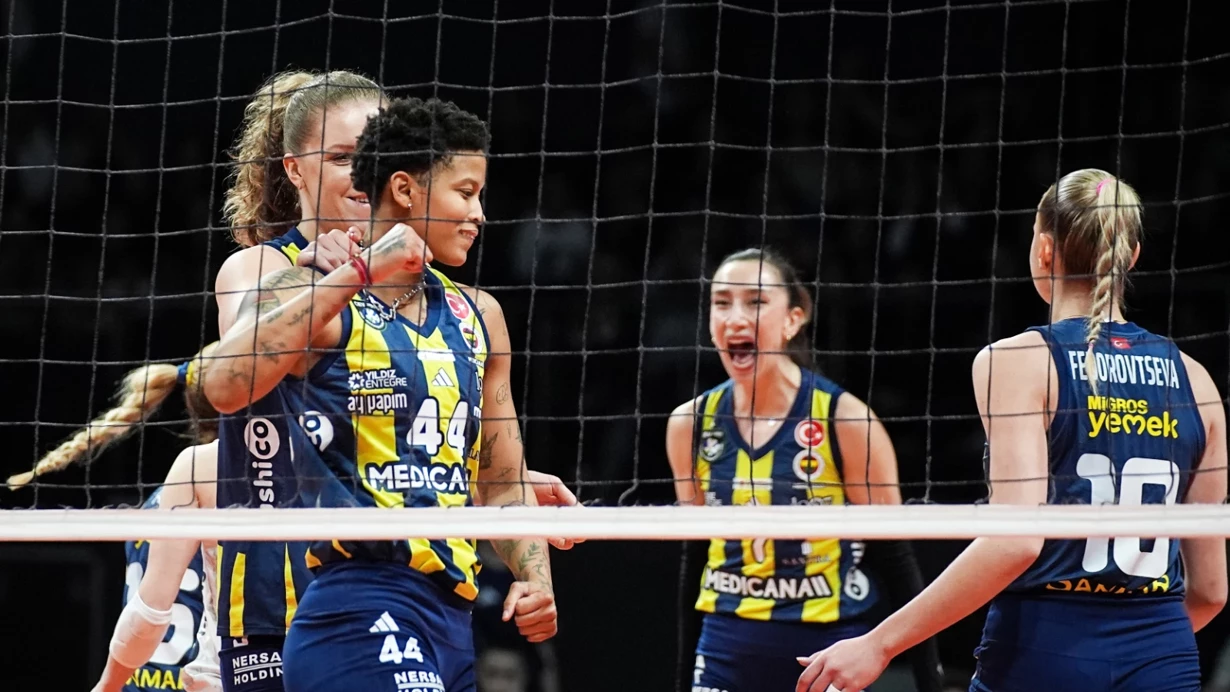 Fenerbahçe, Vakıfbank’ı yenerek final serisini uzattı