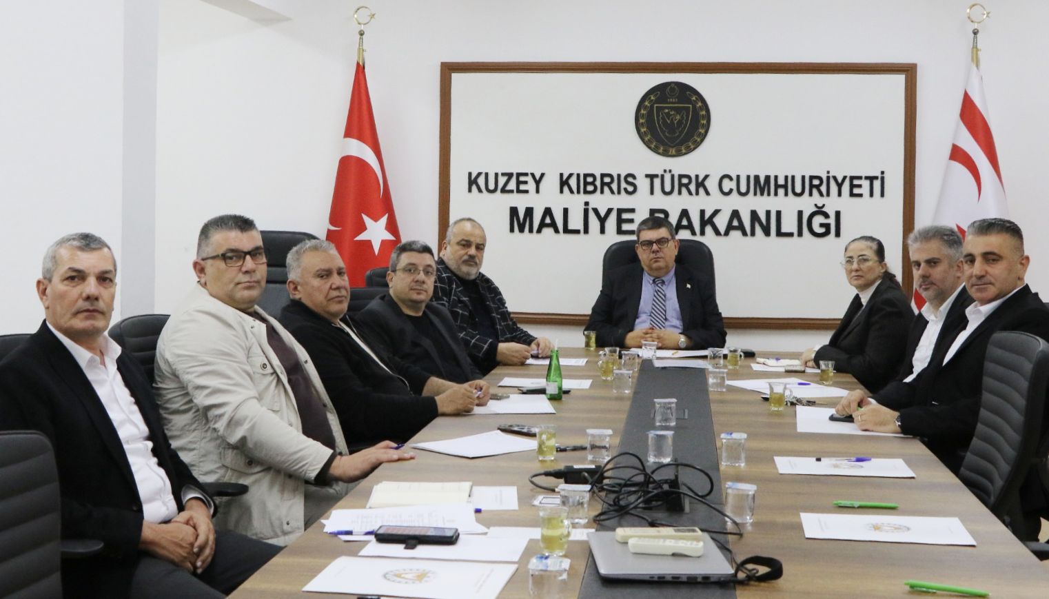 Maliye Bakanı Berova, Kıbrıs Türk İşverenler Sendikası ile Asgari Ücret Komisyonu üyelerini kabul etti