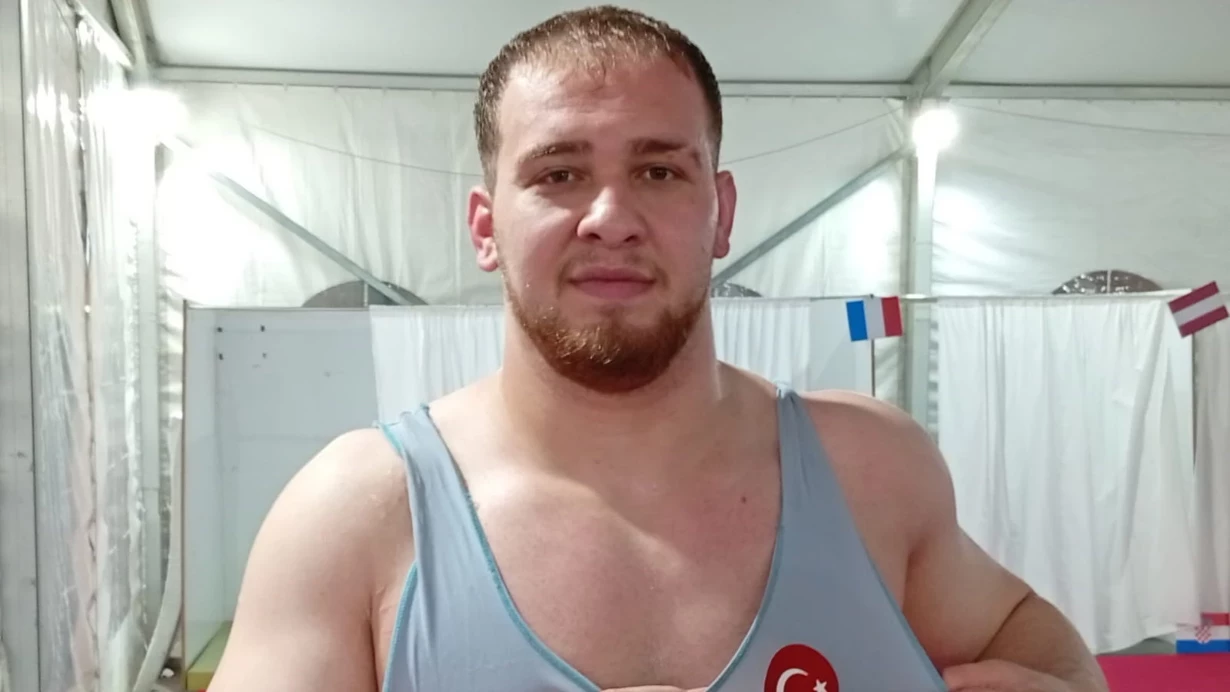 Milli güreşçi Hakan Büyükçıngıl, Avrupa üçüncüsü oldu