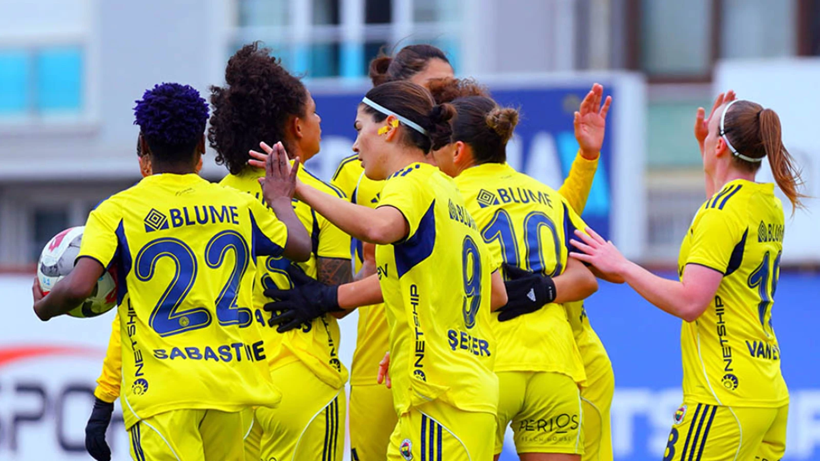 Fenerbahçe’ye çirkin saldırı!