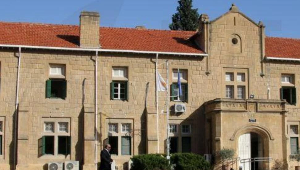 Rum Ağır Ceza Mahkemesi’nde ceza alan sanık savcıya saldırdı