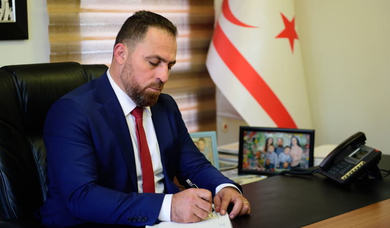 17776403142071777536475505TARIM BAKANI ÇAVUŞ (2)