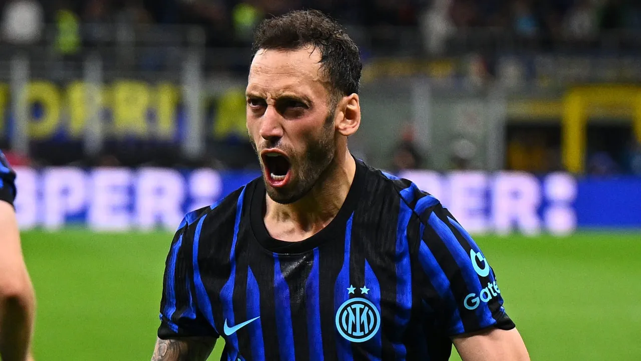 Hakan Çalhanoğlu’nun takımı Inter şampiyon oldu
