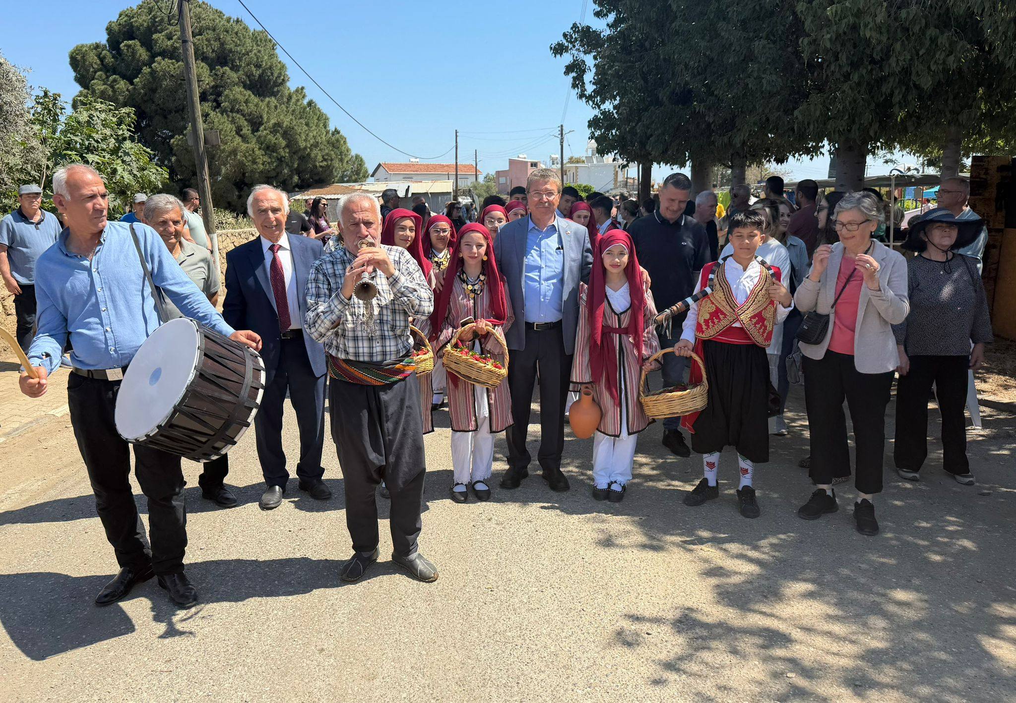 Başbakan Üstel, 15. Geleneksel Yeşilırmak Çilek Festivaline katıldı