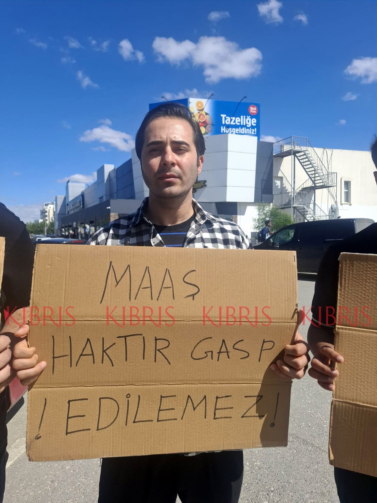 “Maaş haktır” diyerek eylem yaptılar